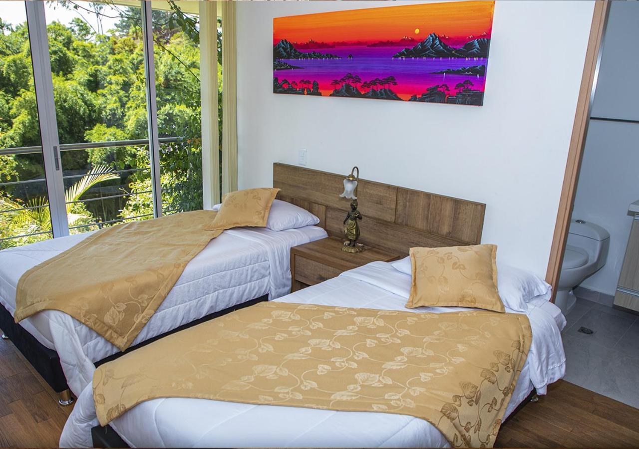 Hotel Hevilat Paraiso De Oriente Ріонегро Екстер'єр фото
